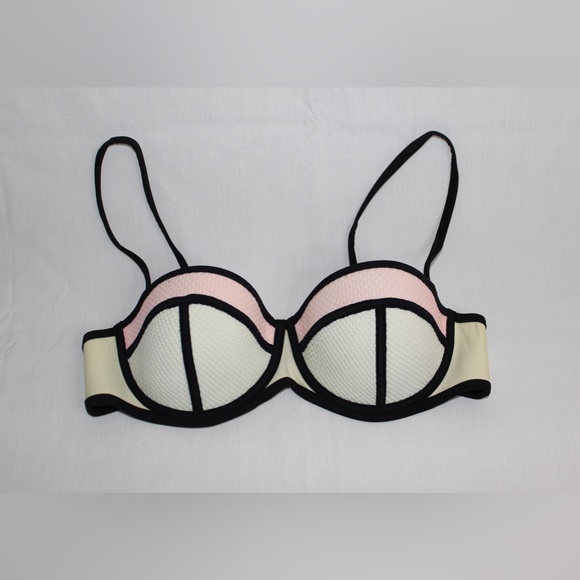 triangl swimwear Other - Triangl Bikini Top Size Large